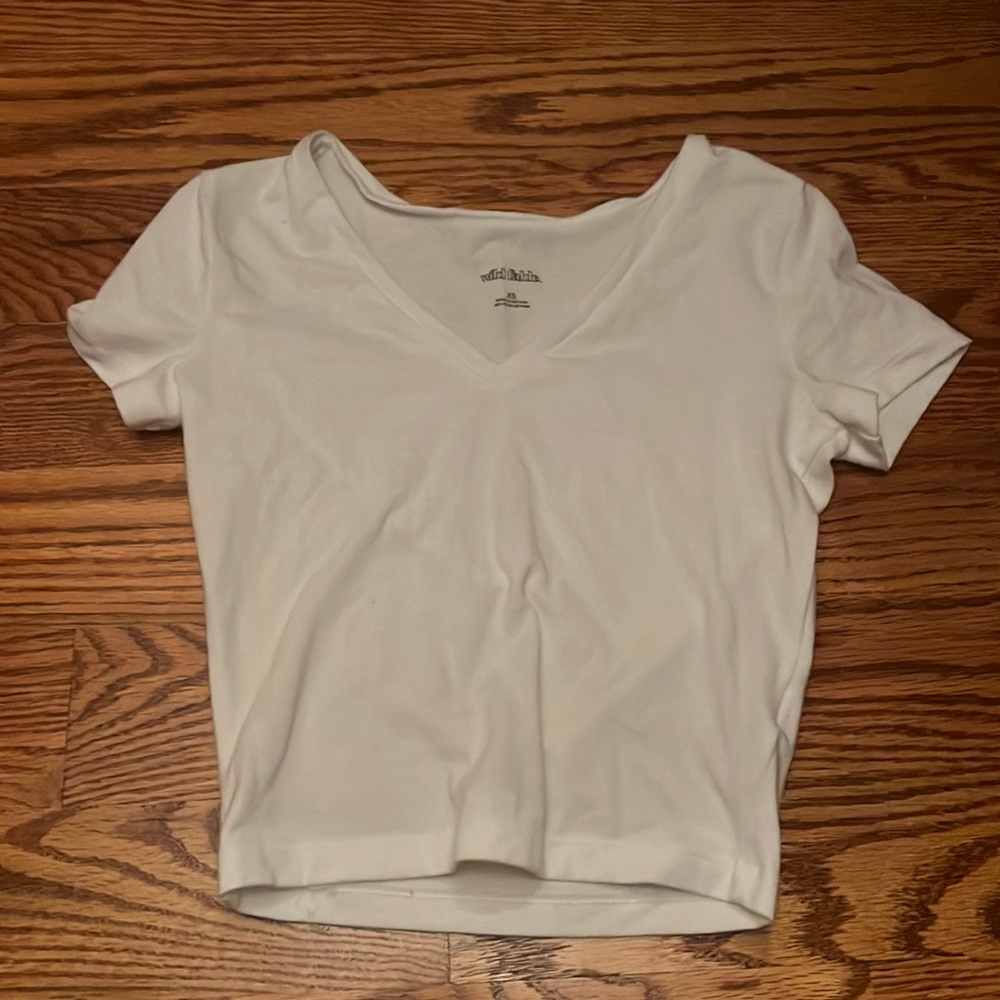 •Girls white cropped v-neck